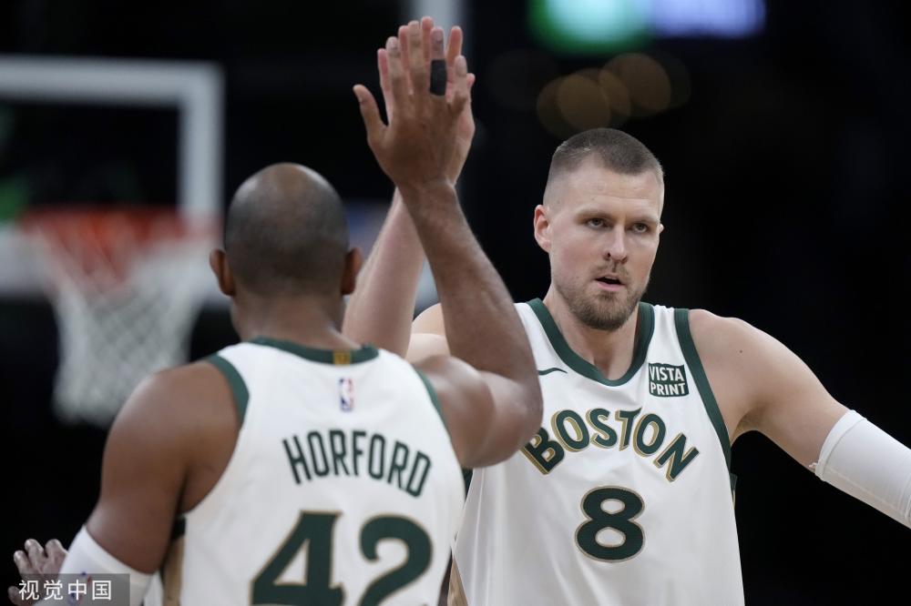 两名球员的 两名球员的