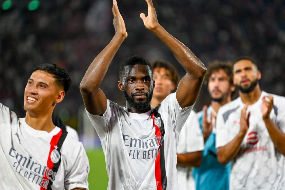 比约尔这一 比约尔这一